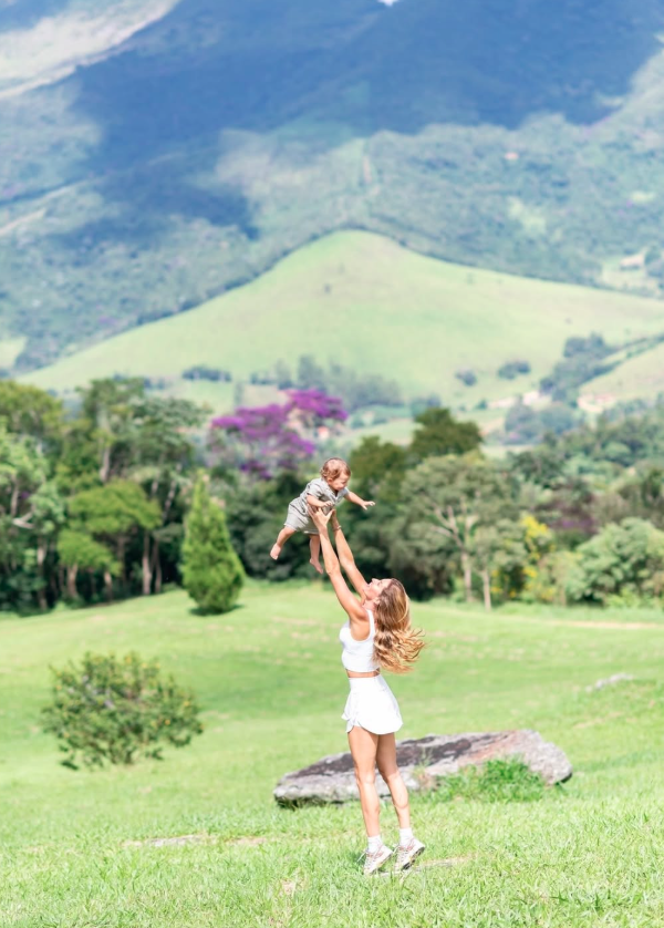Modelo em momentos especiais com a família por Reprodução | Instagram