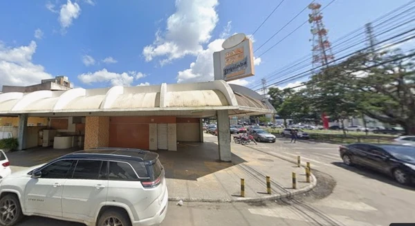 O Bar Ponto do Zequinha funcionou por mais de 30 anos na Avenida Getúlio Vargas, até a morte do proprietário, em 2020 por Google Street View