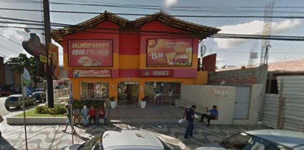 O Habib's, inaugurado na primeira década dos anos 2000, funcionou até 2010 na Avenida Getúlio Vargas por Reprodução