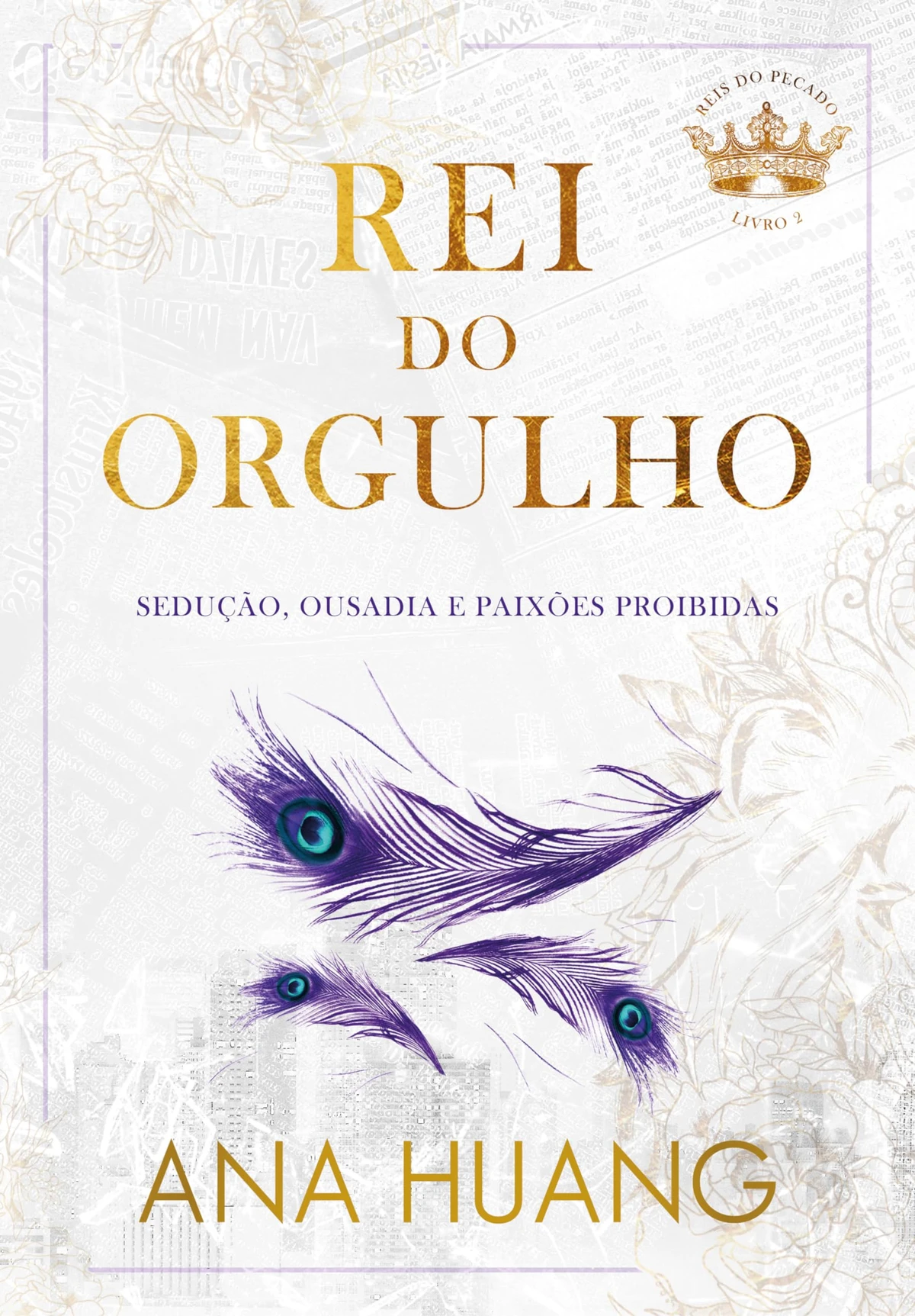 Rei do orgulho, de Ana Huang (Arqueiro). Discreto, controlado e impecavelmente educado, Kai Young não tem tempo nem vontade de se envolver em confusões – e Isabella, com seu cabelo colorido e piadas inadequadas, é o caos em pessoa.Com uma importante votação para CEO se aproximando e um império midiático em jogo, o herdeiro bilionário não pode se dar ao luxo de se distrair com ela.Isabella representa tudo que ele não deveria desejar, mas cada olhar e cada toque só aumentam a tentação de quebrar todas as regras... e tomá-la para si de uma vez. Gênero: romance contemporâneo.  por Reprodução