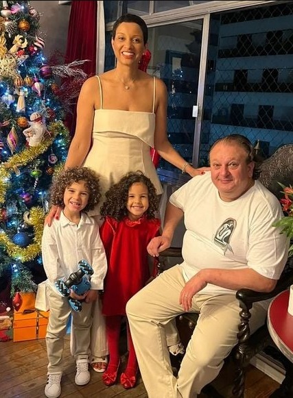 Rosângela Jacquin é esposa de Érick Jacquin há mais de 20 anos e atua nos negócios do chef francês por Reprodução