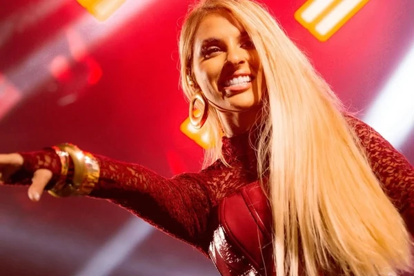 Vocalista da Calcinha Preta, Ohara Ravick por Reprodução/Instagram