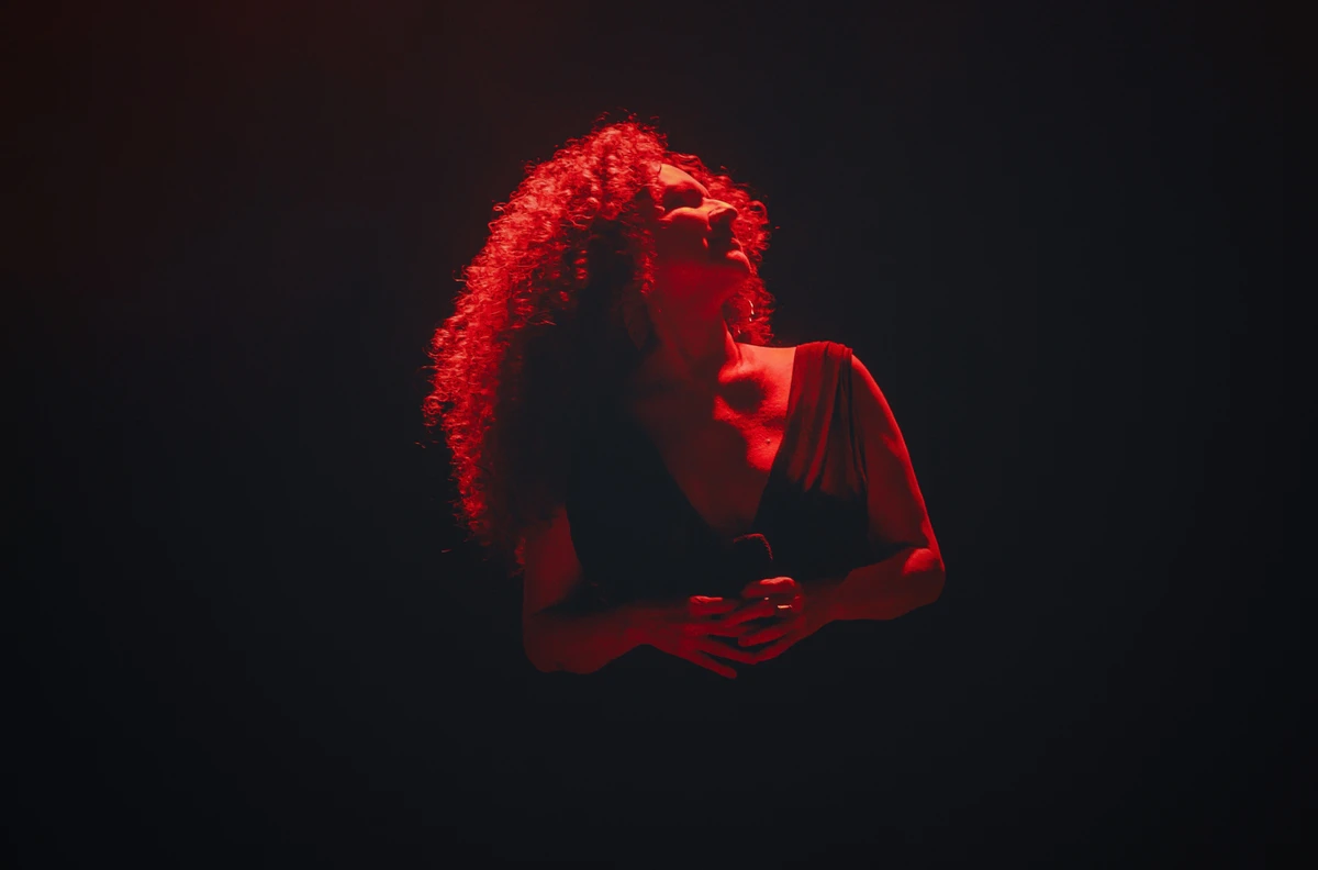 A cantora Claudia Cunha