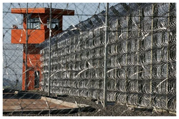 A Lei 15.407, de 2026, permite o uso de presídios federais e do regime disciplinar diferenciado (RDD) para condenados e presos acusados de matar ou tentar matar policiais e outros agentes de segurança pública