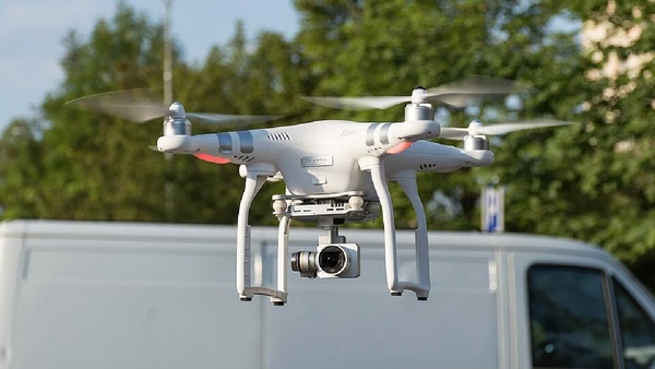 As imagens foram capturadas principalmente por um drone DJI Phantom 3 Advanced