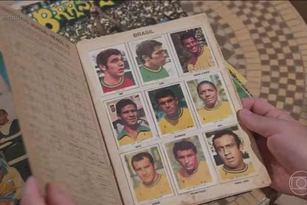 Coleção do 'maior colecionador de álbuns do Brasil'  por Reprodução/TV Globo 