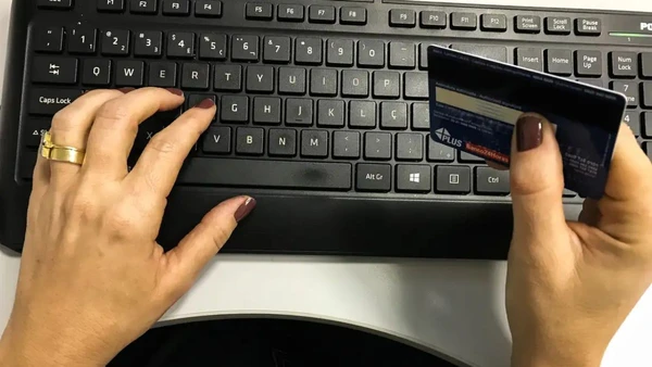 Toda a renegociação e assinatura do contrato são feitas online, via portal Gov.br, sem necessidade de ir à agência. Marcello Casal Jr/Agência Brasil por agencia brasil