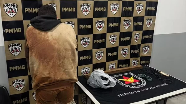 Criminoso já tinha sido vizinho de vítimas por Reprodução