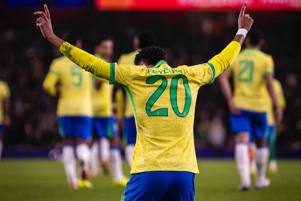 Estevão pela Seleção Brasileira