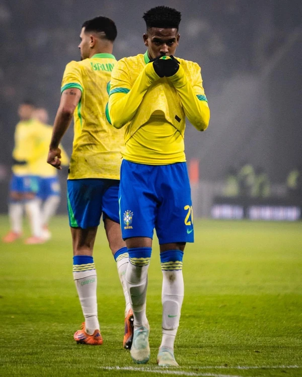Estevão pela Seleção Brasileira por Reprodução/Redes Sociais