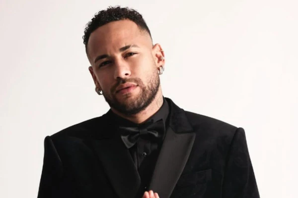 Neymar é dono de império luxuoso
