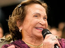 Imagem - Bilionária brasileira de 94 anos veio de origem humilde, construiu fortuna sozinha e mora no interior