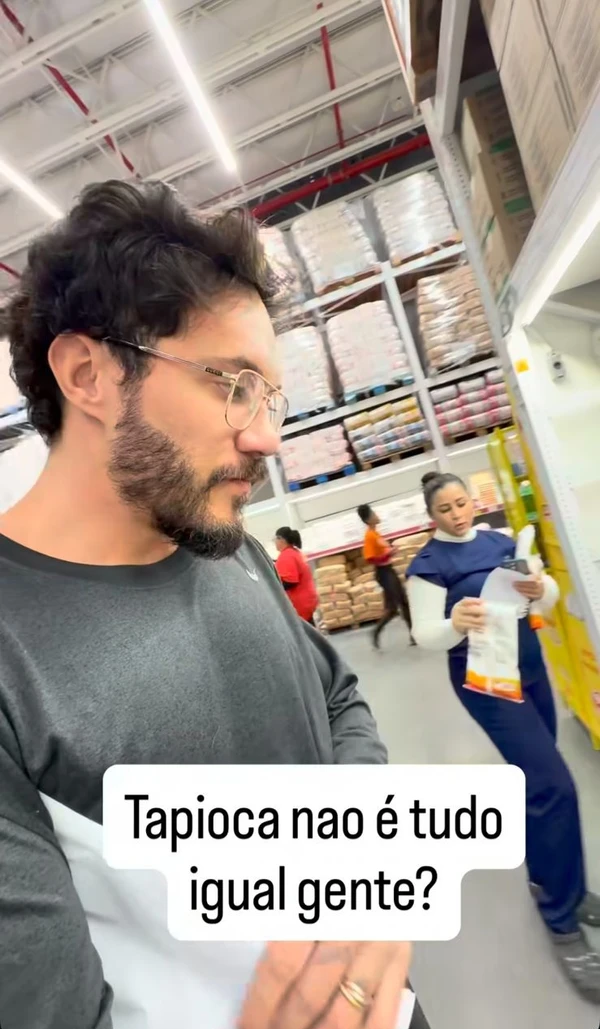 Eliezer fez as compras da casa com funcionária por Reprodução/Instagram
