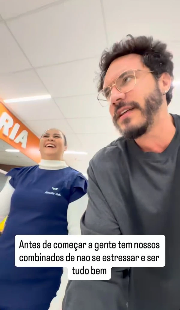 Eliezer fez as compras da casa com funcionária por Reprodução/Instagram