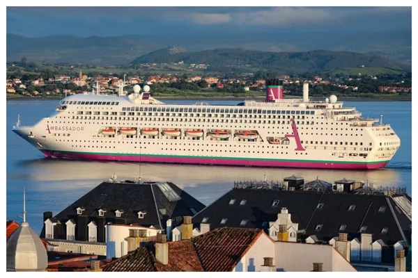 Embarcação da Ambassador Cruise Line saiu das Ilhas Shetland, no Reino Unido, em 6 de maio