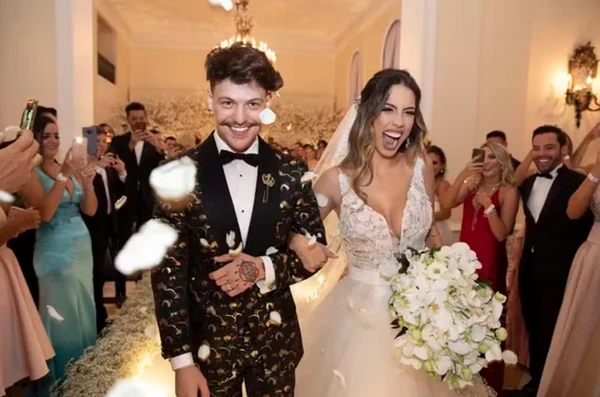 Gabi Brandt e Saulo Poncio se casaram em janeiro de 2019 por Reprodução | Redes Sociais