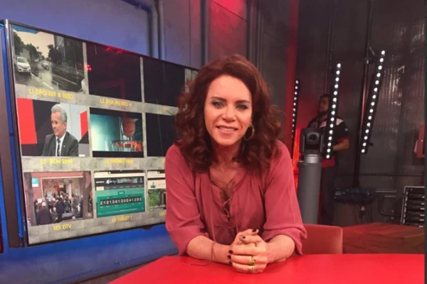 Leilane Neubarth  por Reprodução