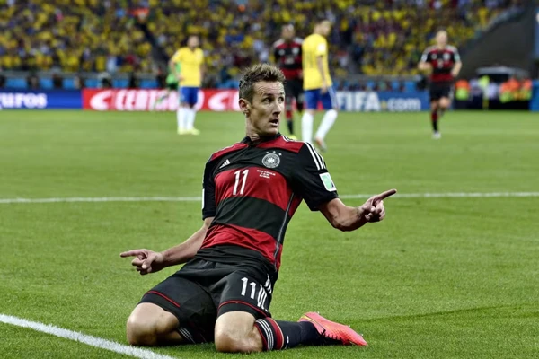 Maior artilheiro da história das Copas - Com 16 gols, Miroslav Klose segue como o maior goleador da história dos Mundiais. Mas o recorde está ameaçado. Lionel Messi soma 13 gols, enquanto Kylian Mbappé já tem 12 e chega embalado após números impressionantes nas últimas edições.
 por Reprodução/Fifa