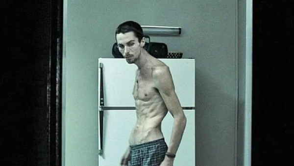 O ator Christian Bale ficou famoso pelas dietas extremas para papeís, como quando trabalhou em 'O Operário' e perdeu quase 30kg por Divulgação / IMDb