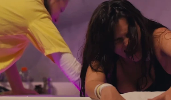 Rafa Kalimann e Nattan no documentário 'Tempo para Amar' por Reprodução/Globoplay