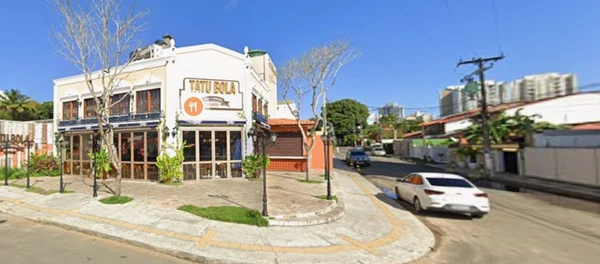 Rua da Pituba vai ganhar calçadão para bares e restaurantes; veja como vai ficar por Reprodução / Google Street View