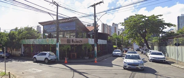 Rua da Pituba vai ganhar calçadão para bares e restaurantes; veja como vai ficar por Reprodução / Google Street View
