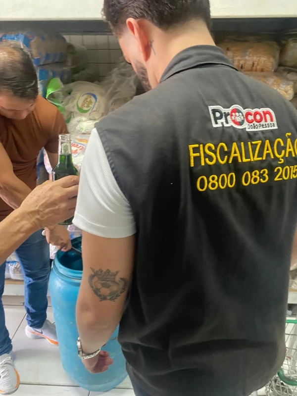 Supermercado é alvo de fiscalização e tem 149 kg de carne apreendidos pelo Procon por Divulgação 