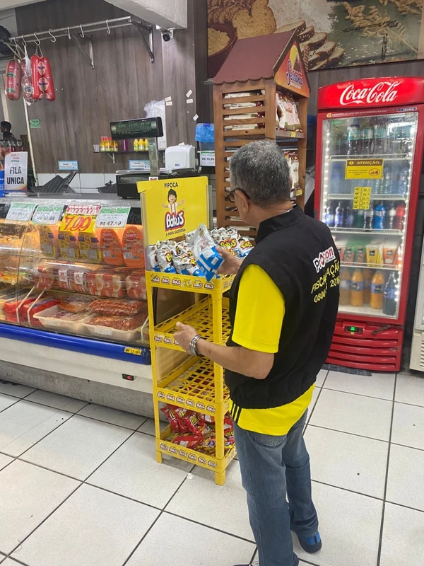 Supermercado é alvo de fiscalização e tem 149 kg de carne apreendidos pelo Procon por Divulgação 