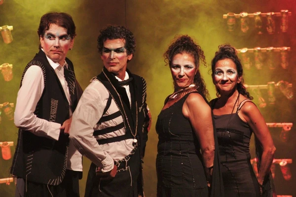 Zéu Britro, Jackson Costa, Cyria Coentro e Maria Menezes integram Los Catedrásticos