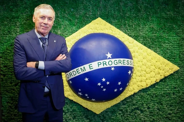 Ancelotti acerta renovação até 2030
