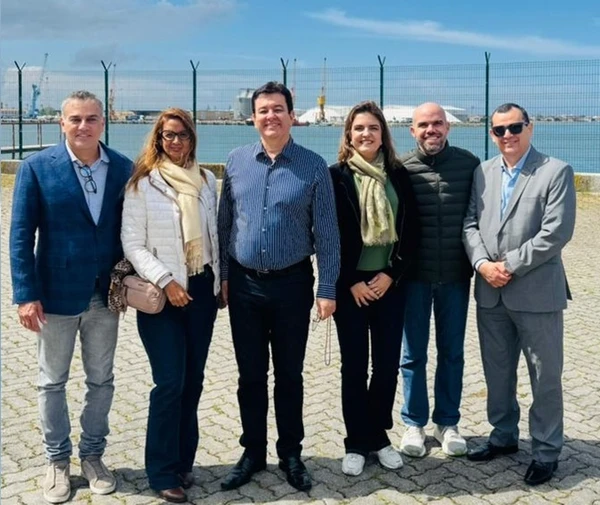 Comitiva durante as visitas técnicas