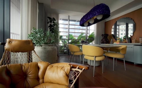 Isabeli Fontana e Di Ferrero mostraram apartamento de luxo em São Paulo com obras de arte, móveis assinados e décor fashionista por Reprodução/YouTube