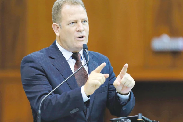 Major Araújo pediu para andar armado na Câmara dos Deputados