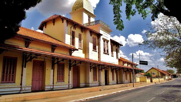 Mesmo longe do mar, Teresina reúne parques, mirantes e espaços históricos em distâncias curtas por Nando1462/Wikimedia Commons