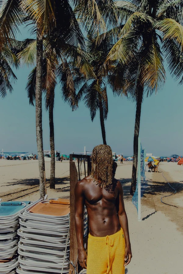 Os looks são assinados pelo estilista Jackson Machado   por @falcao.ft
