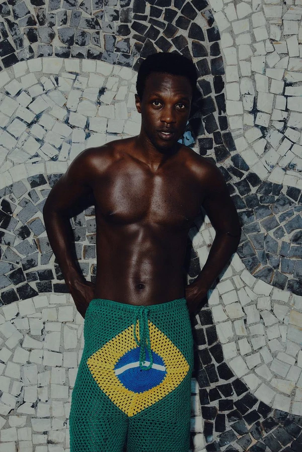 Os looks são assinados pelo estilista Jackson Machado   por @falcao.ft