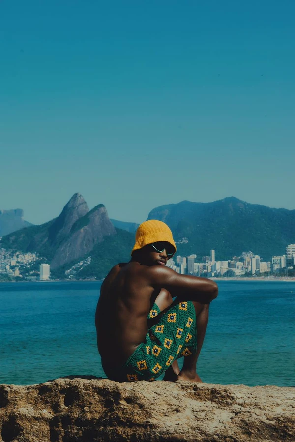 Os looks são assinados pelo estilista Jackson Machado   por @falcao.ft