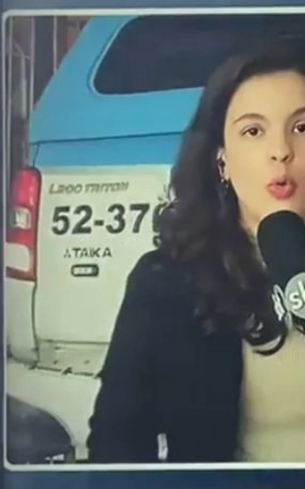 Repórter do SBT foi atingida por viatura da PM durante entrada ao vivo no Rio por Reprodução