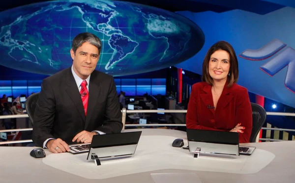William Bonner e Fátima Bernardes na bancada do Jornal Nacional, em 2011