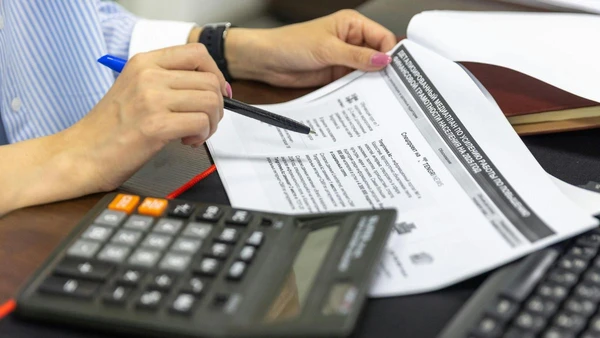 Conta na ponta do lápis: Autônomos e freelancers precisam de organização redobrada para gerir os ganhos e equilibrar as finanças no final do mês por Bia Limova, Pexels