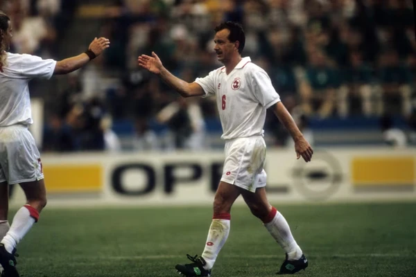 Georges Bregy — Suíça — 36 anos e 152 dias: O meia suíço marcou no empate por 1x1 contra os Estados Unidos, na fase de grupos da Copa do Mundo de 1994.

 por Reprodução/Fifa