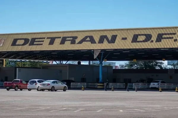 Grupo hacker invade sistema do Detran para apagar multas e transferir veículos ilegalmente
