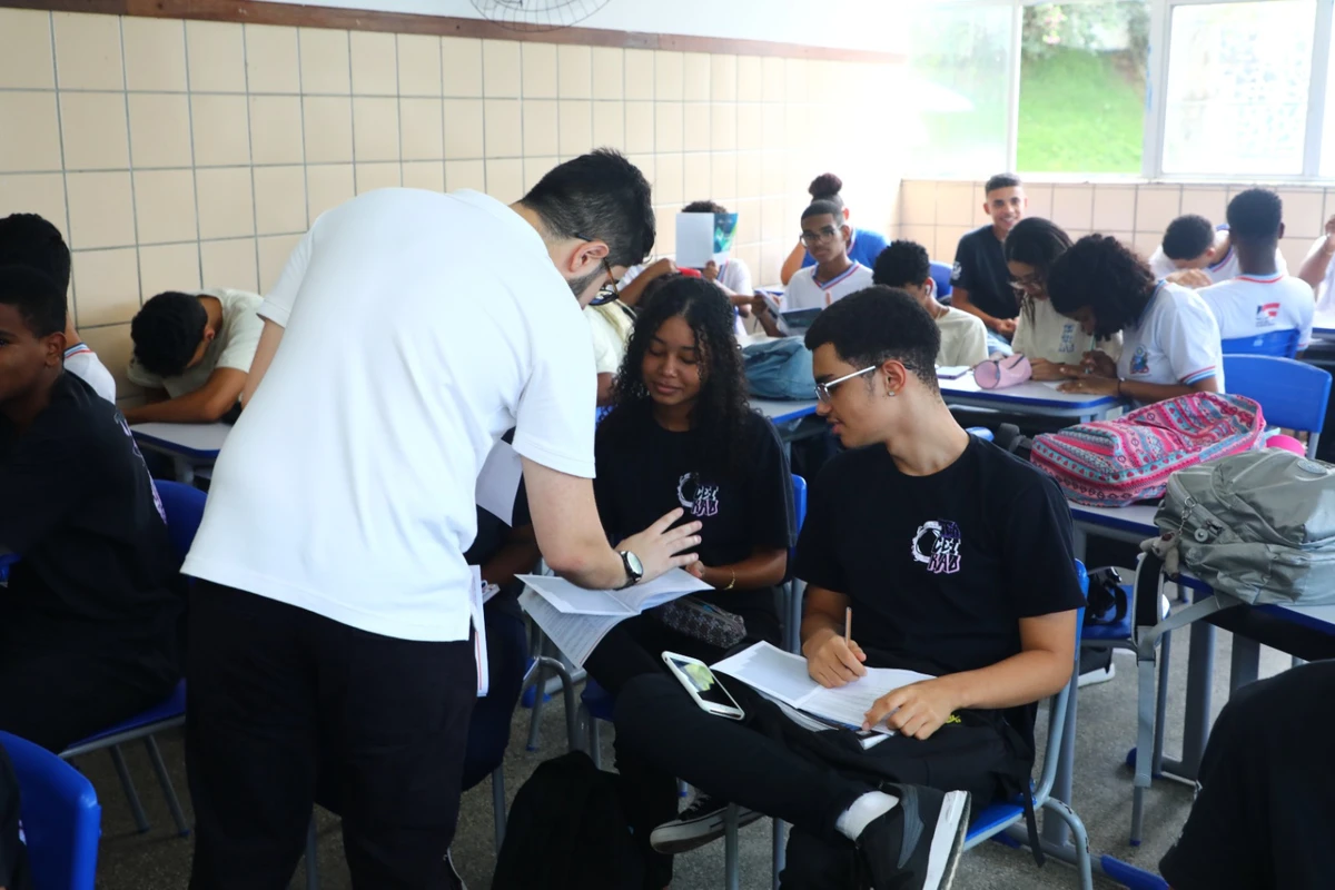 Executivos levam experiência profissional a estudantes da rede pública na Bahia por Divulgação