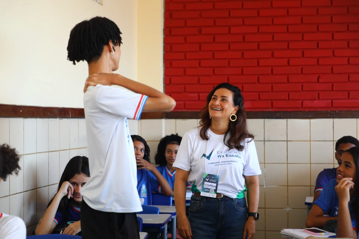 Executivos levam experiência profissional a estudantes da rede pública na Bahia por Divulgação