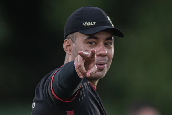 Vitória vai a São Paulo para encarar o Bragantino e vencer a primeira fora de casa