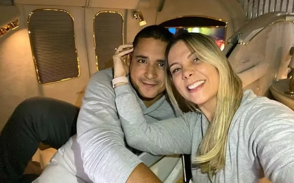 Xanddy e Carla Perez