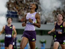 Imagem - Alison dos Santos é campeão dos 300m com barreiras na China em pódio com dobradinha do Brasil