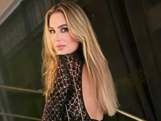 Imagem - Atriz expõe mensagens de jogador casado cotado para a Copa do Mundo