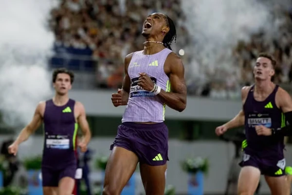 Brasileiro Alison dos Santos, o Piu, vence em Xangai