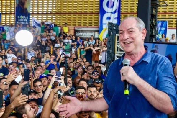 Ciro Gomes lança pré-candidatura ao governo do Ceará e faz aliança com bolsonaristas